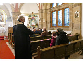 Krippenandacht mit Segnung der Kinder (Foto: Karl-Franz Thiede)